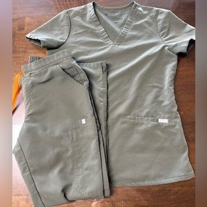 FIGS XS Scrub Set Olive Green